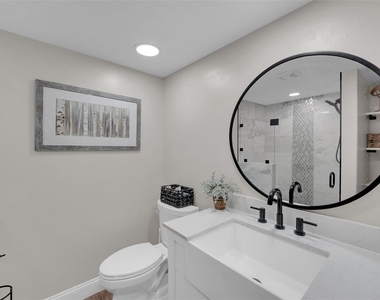 15761 Windward Way Circle - Photo Thumbnail 17