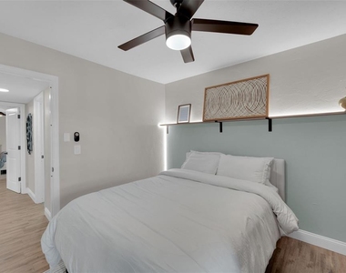 15761 Windward Way Circle - Photo Thumbnail 25