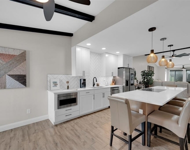 15761 Windward Way Circle - Photo Thumbnail 6