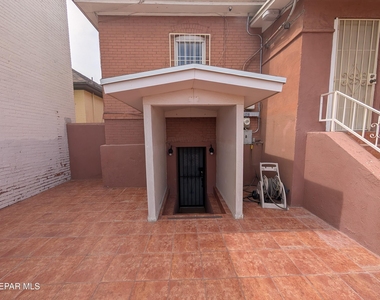 608 Stewart Court - Photo Thumbnail 3