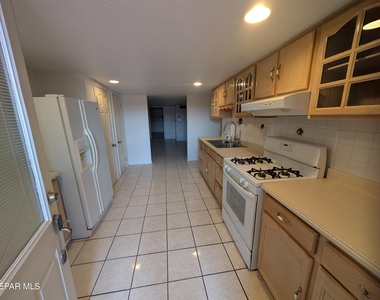 608 Stewart Court - Photo Thumbnail 4