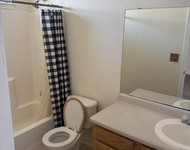 11205 Whitey Ford Street - Photo Thumbnail 5