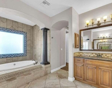 841 Golden Edge Court - Photo Thumbnail 14