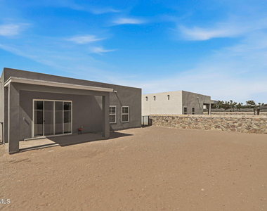 14824 Sam Garcia Avenue - Photo Thumbnail 24