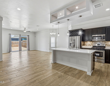 14824 Sam Garcia Avenue - Photo Thumbnail 4