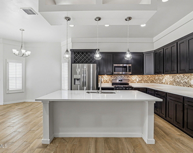 14824 Sam Garcia Avenue - Photo Thumbnail 5