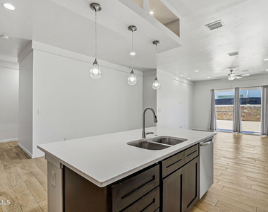 14824 Sam Garcia Avenue - Photo Thumbnail 8
