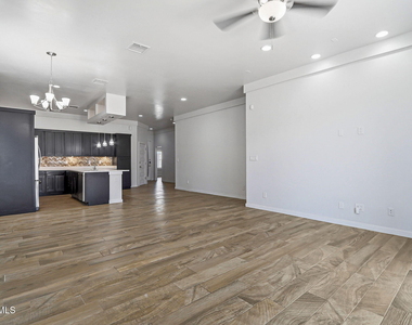 14824 Sam Garcia Avenue - Photo Thumbnail 10