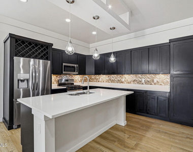 14824 Sam Garcia Avenue - Photo Thumbnail 6