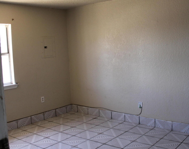 1368 Reid Road - Photo Thumbnail 8