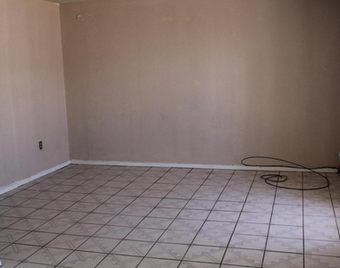 1368 Reid Road - Photo Thumbnail 3
