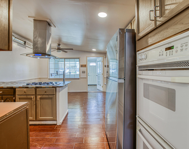 8613 Kingsway Drive - Photo Thumbnail 35