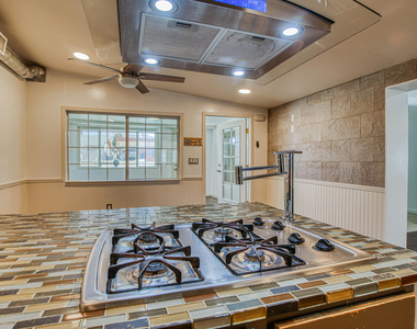 8613 Kingsway Drive - Photo Thumbnail 33