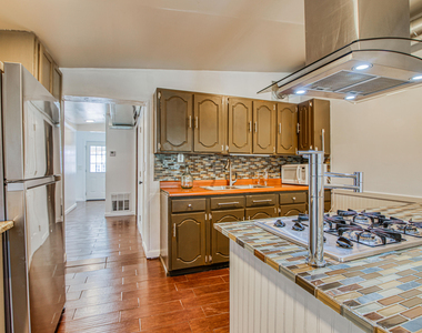 8613 Kingsway Drive - Photo Thumbnail 31