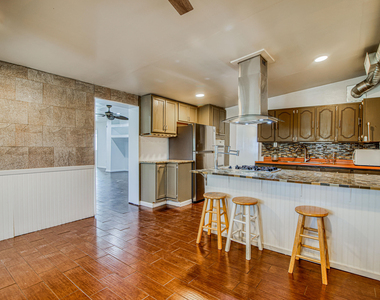 8613 Kingsway Drive - Photo Thumbnail 30