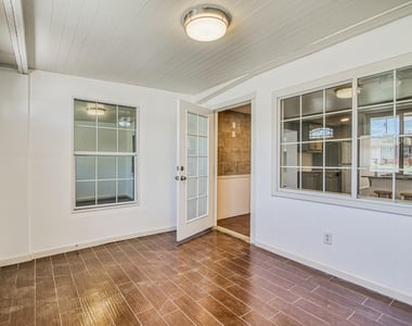 8613 Kingsway Drive - Photo Thumbnail 39