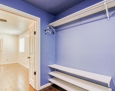 8613 Kingsway Drive - Photo Thumbnail 21