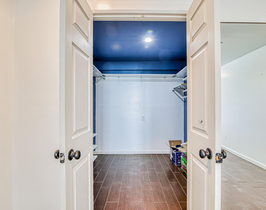 8613 Kingsway Drive - Photo Thumbnail 20