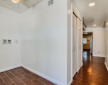 8613 Kingsway Drive - Photo Thumbnail 27