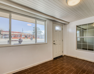 8613 Kingsway Drive - Photo Thumbnail 38
