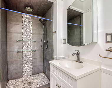 8613 Kingsway Drive - Photo Thumbnail 17