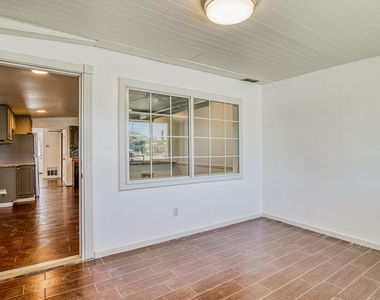 8613 Kingsway Drive - Photo Thumbnail 37