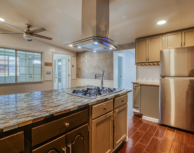 8613 Kingsway Drive - Photo Thumbnail 34