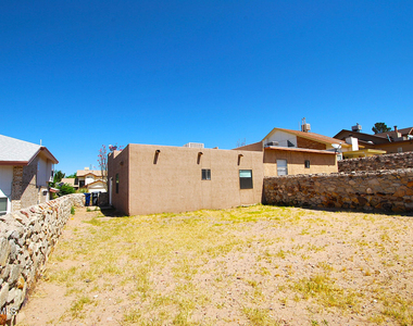 216 Cutlass Drive - Photo Thumbnail 19