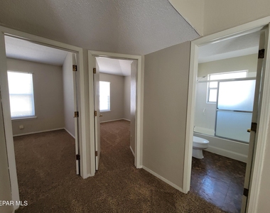 3200 Mountain Ridge Drive - Photo Thumbnail 25