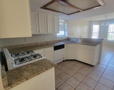3200 Mountain Ridge Drive - Photo Thumbnail 9