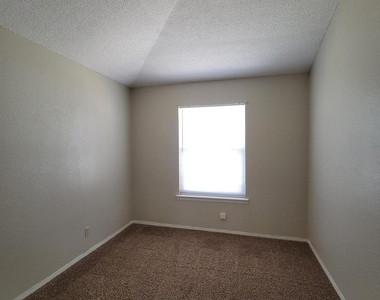 3200 Mountain Ridge Drive - Photo Thumbnail 41