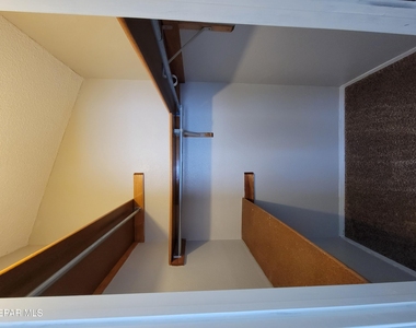 3200 Mountain Ridge Drive - Photo Thumbnail 43