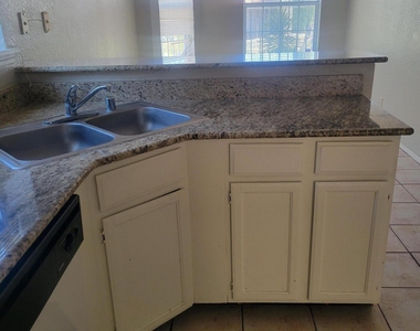3200 Mountain Ridge Drive - Photo Thumbnail 12