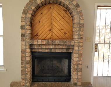 3200 Mountain Ridge Drive - Photo Thumbnail 6