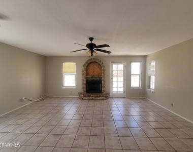 3200 Mountain Ridge Drive - Photo Thumbnail 5