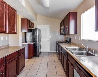 3256 Bell Point Drive - Photo Thumbnail 4