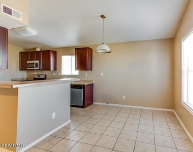 3256 Bell Point Drive - Photo Thumbnail 7