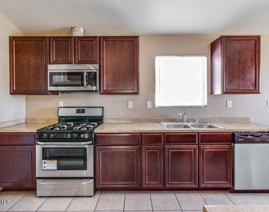 3256 Bell Point Drive - Photo Thumbnail 3