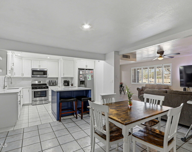 10540 Socorro Road - Photo Thumbnail 5