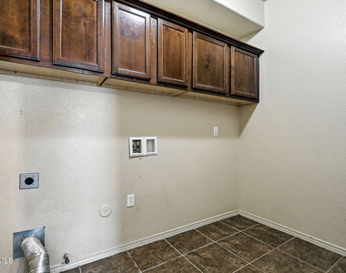 4746 Joseph Rodriguez Drive - Photo Thumbnail 18