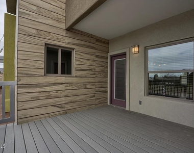 410 Thorn Avenue - Photo Thumbnail 6