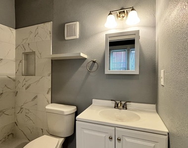 1509 E Yandell - Photo Thumbnail 12