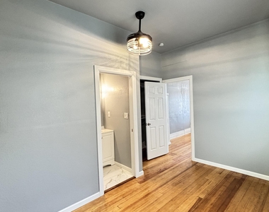 1509 E Yandell - Photo Thumbnail 11