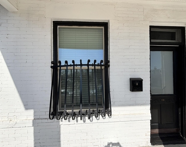 1509 E Yandell - Photo Thumbnail 2