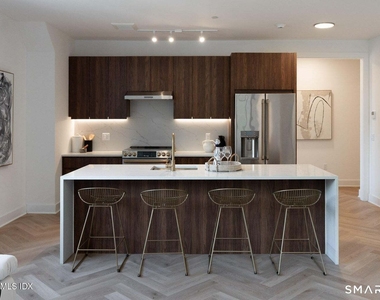 100 Putnam Avenue - Photo Thumbnail 3
