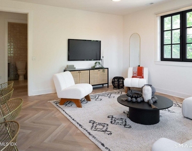 100 Putnam Avenue - Photo Thumbnail 2