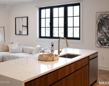 100 Putnam Avenue - Photo Thumbnail 5