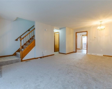 22 Windwood Drive - Photo Thumbnail 5