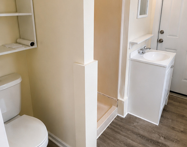 6 East Walnut Street - Photo Thumbnail 6