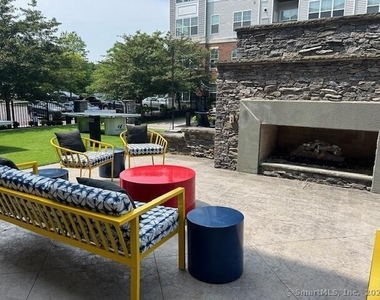 10 Norden Place - Photo Thumbnail 1